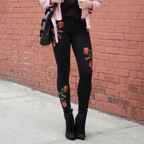 Topshop Black Rose Embroidered Petite Jamie Jeans - Picture 6 of 6